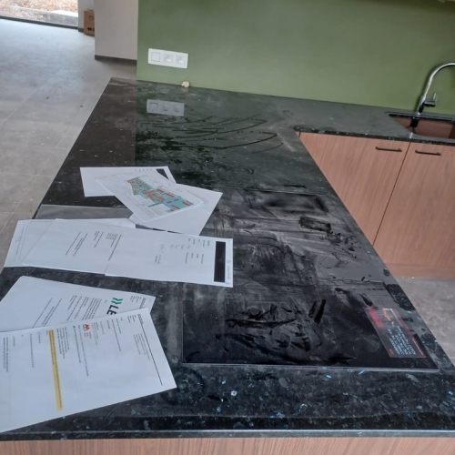 99045E7A CEF3 466F AE0D 0ACB0DA1161B 1 105 C