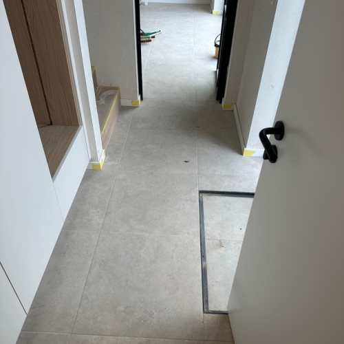 C1CB87CF 5628 436A AE8B 871EF804350B 1 105 C